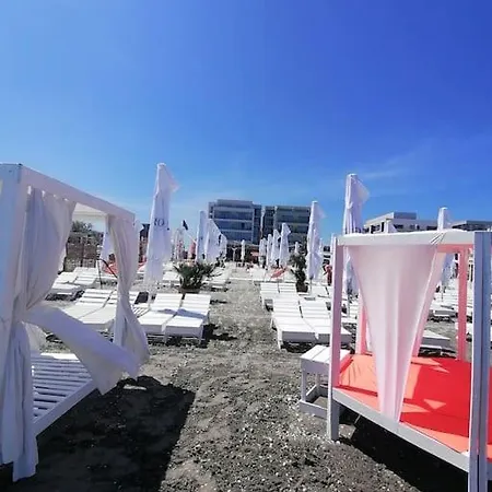 Breeze Way Apartment, 10 Metri De Plaja *