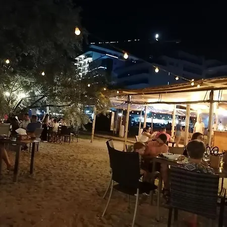 Breeze Way Apartment, 10 Metri De Plaja