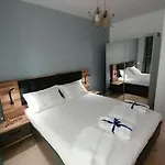 Breeze Way Apartment, 10 Metri De Plaja *