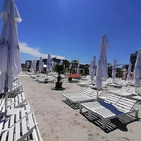 Breeze Way Apartment, 10 Metri De Plaja Apartment Navodari
